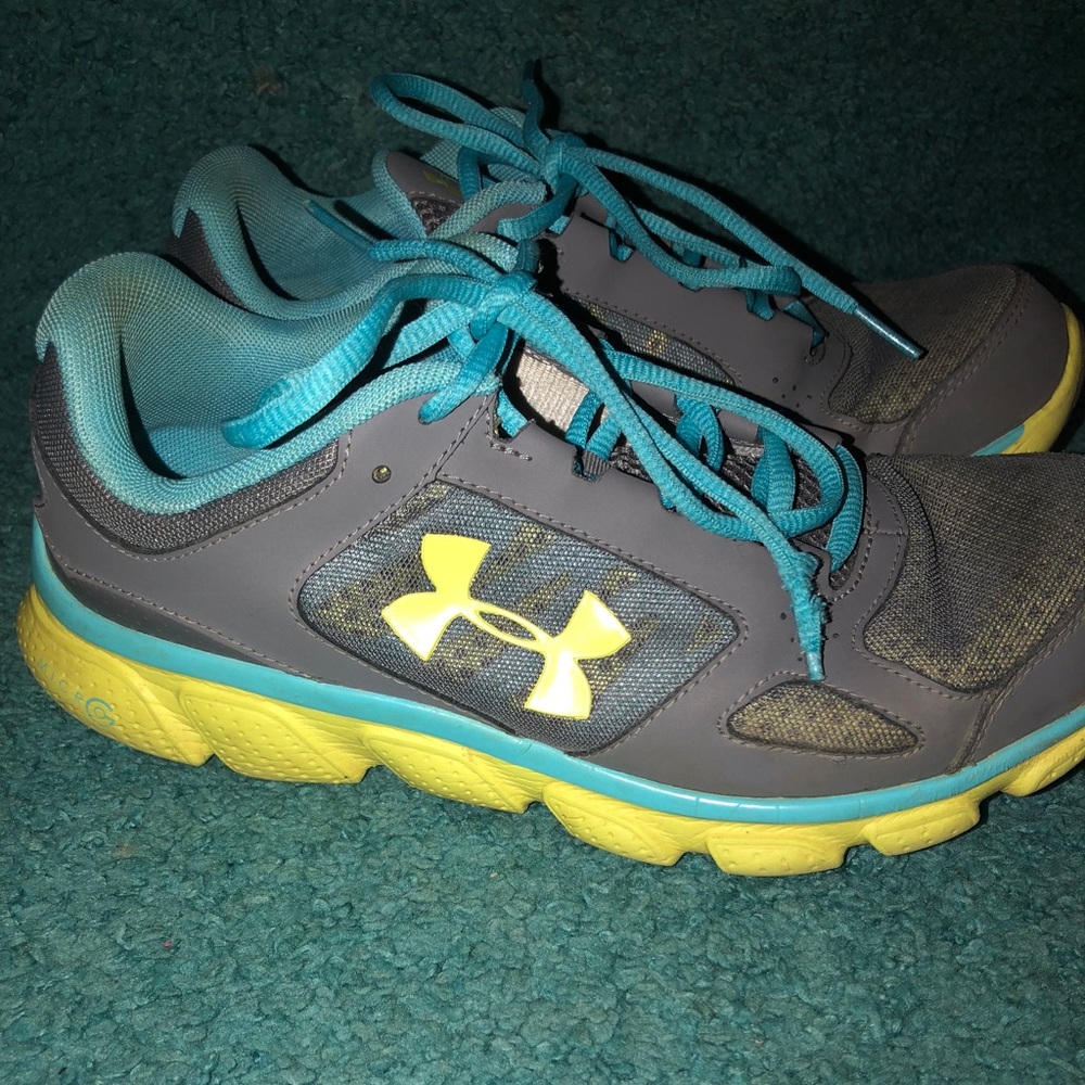 Under Armour tennis shoes